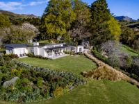 Tourist Rental Labri bed and breakfast from Akaroa, Christchurch, Canterbury