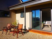 Tourist Rental Fran and Frankie's Bed & Breakfast from Luggate, Queenstown-Lakes, Otago