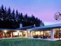 Tourist Rental Select Braemar Lodge & Spa from Hanmer Springs, Hurunui, Canterbury