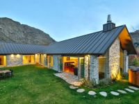 Tourist Rental Gucci House - Amazing Accom from Arthurs Point, Queenstown-Lakes, Otago