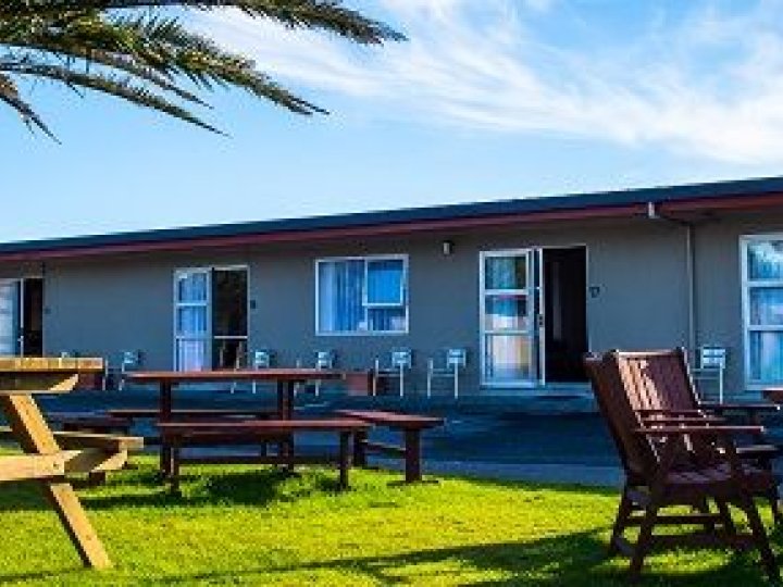 Tourist rental Charles Court Motel in Grey, West Coast