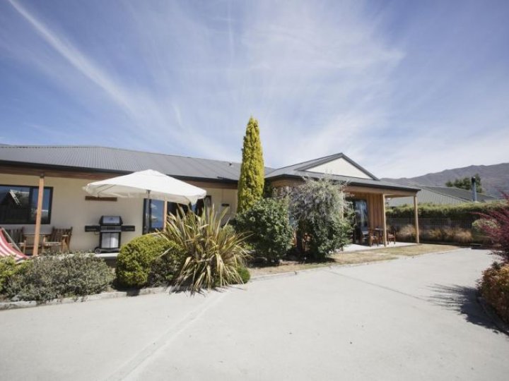 Tourist rental Apollo Lodge - Wanaka New Zealand in Wanaka, Queenstown-Lakes, Otago